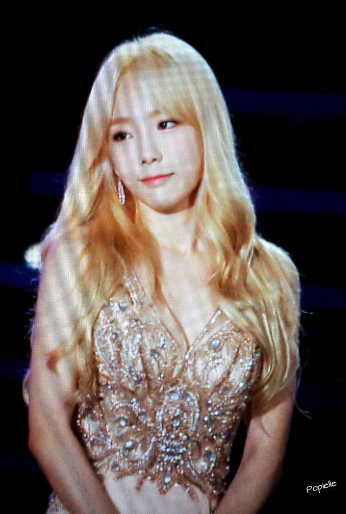 [PIC][10-09-2015]Taeyeon tham dự "10th Seoul International Drama Award" + Nhận giải "Best Hallyu Drama OST" vào tối nay COiZp0GUkAIa9E1