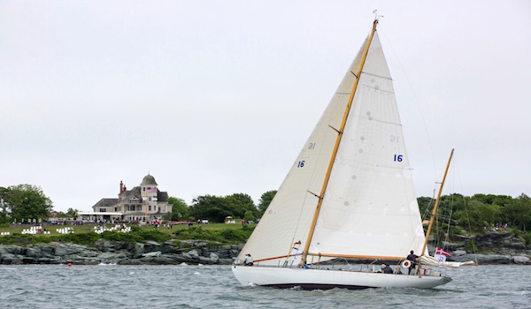 OOmillyt's tweet photo. What an achievement Dorade! http://t.co/uf8Zs2CuCO @OnboardOnline #classicyacht #4yearcampaign #Doradesailing http://t.co/ET5DsxrJeV