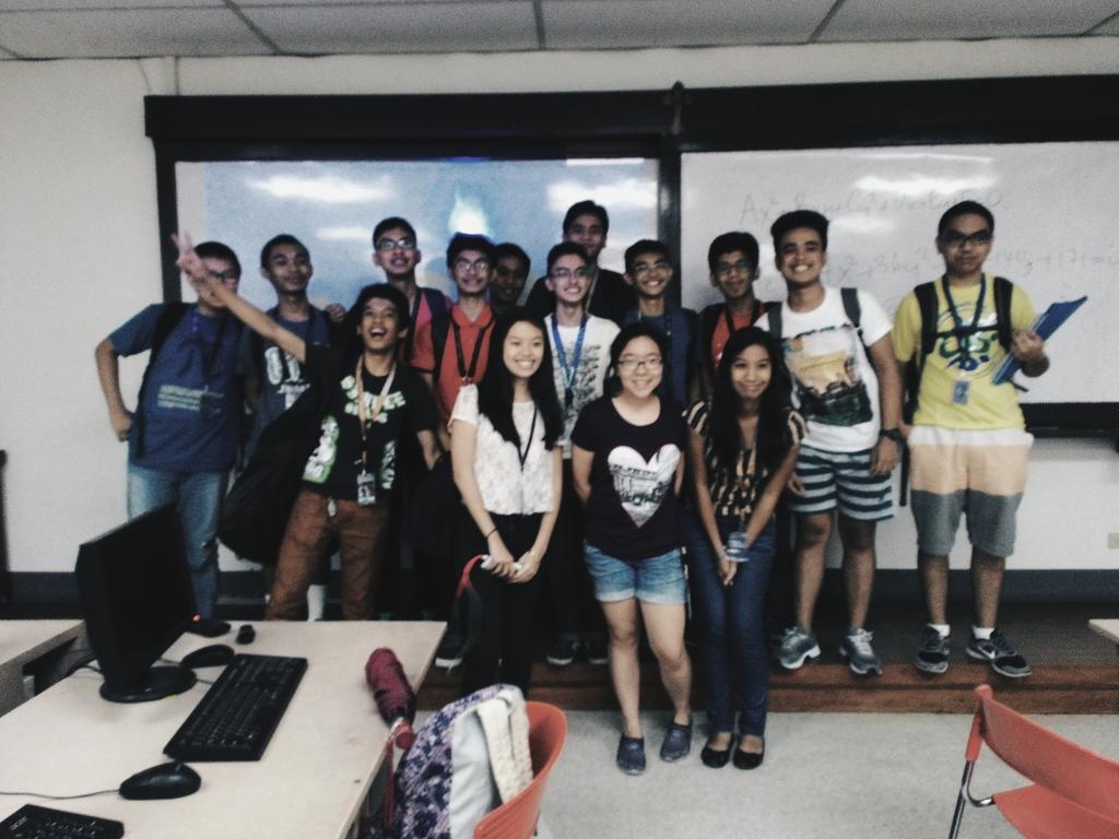 noahstpeter's tweet image. Prolly the most energetic BS Math-ers in Ateneo 👌 Happy One Month guuuys ❤ #BlockW #15