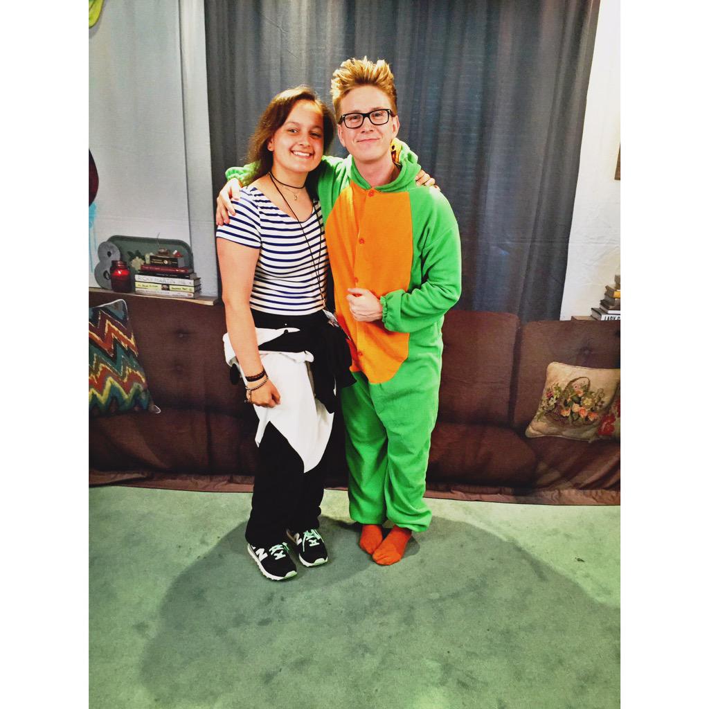 Its_me_juliac's tweet photo. @tyleroakley thanks for an amazing #perthslumberparty http://t.co/8EhUonQM9O