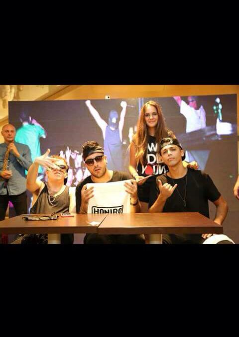 Chantal45232621's tweet photo. Ma quanto semo belli!😍🔝 @SerchoNSP @LowLowNSP @JfromNSP #NSPday http://t.co/wmoIj9l4eC