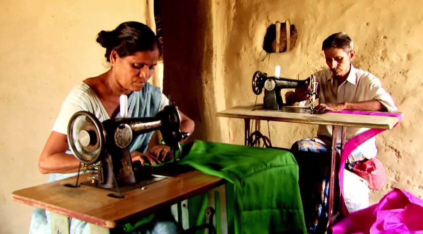 WorldBankGroup's tweet photo. #Women earn more when they are legally allowed to do the same jobs as men #laws4women: http://t.co/tRUJi0P0QL http://t.co/HfPLlS7rHe