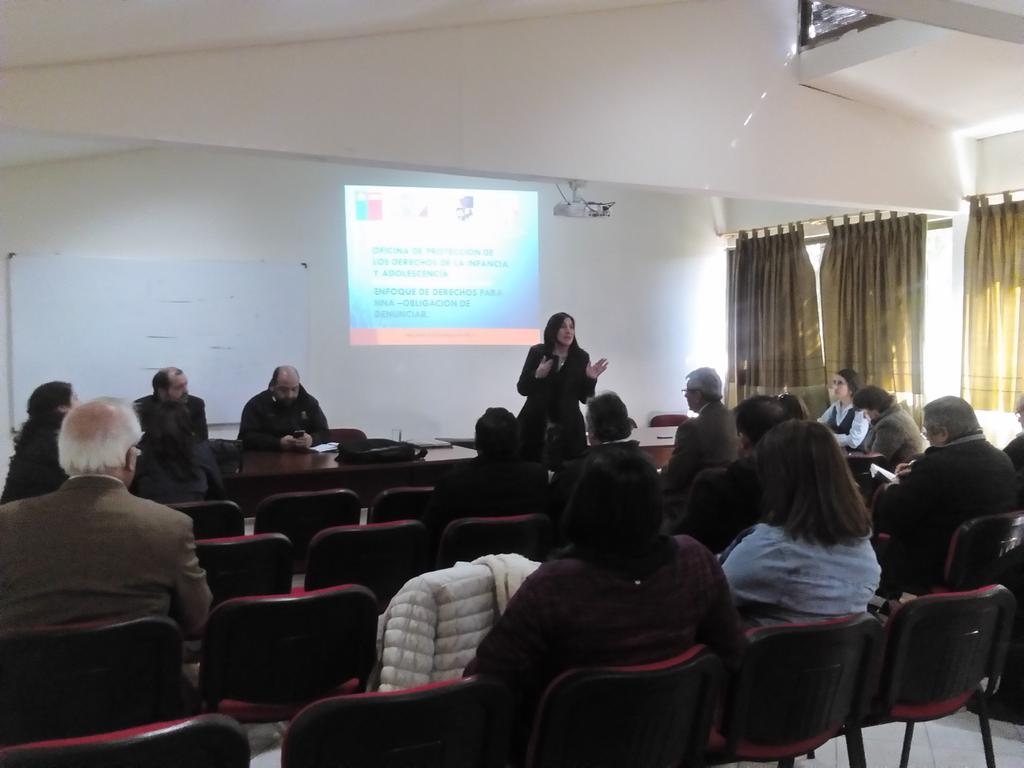 DAEMSanJavier's tweet photo. En reunion de directores OPD San Javier Villa Alegre exponen sobre obligatoriedad de denunciar en caso de abuso. http://t.co/GkoHCHKO22