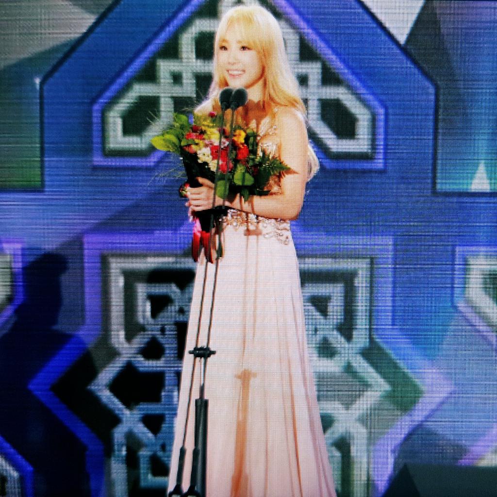 [PIC][10-09-2015]Taeyeon tham dự "10th Seoul International Drama Award" + Nhận giải "Best Hallyu Drama OST" vào tối nay COjGAcYU8AAwCMq