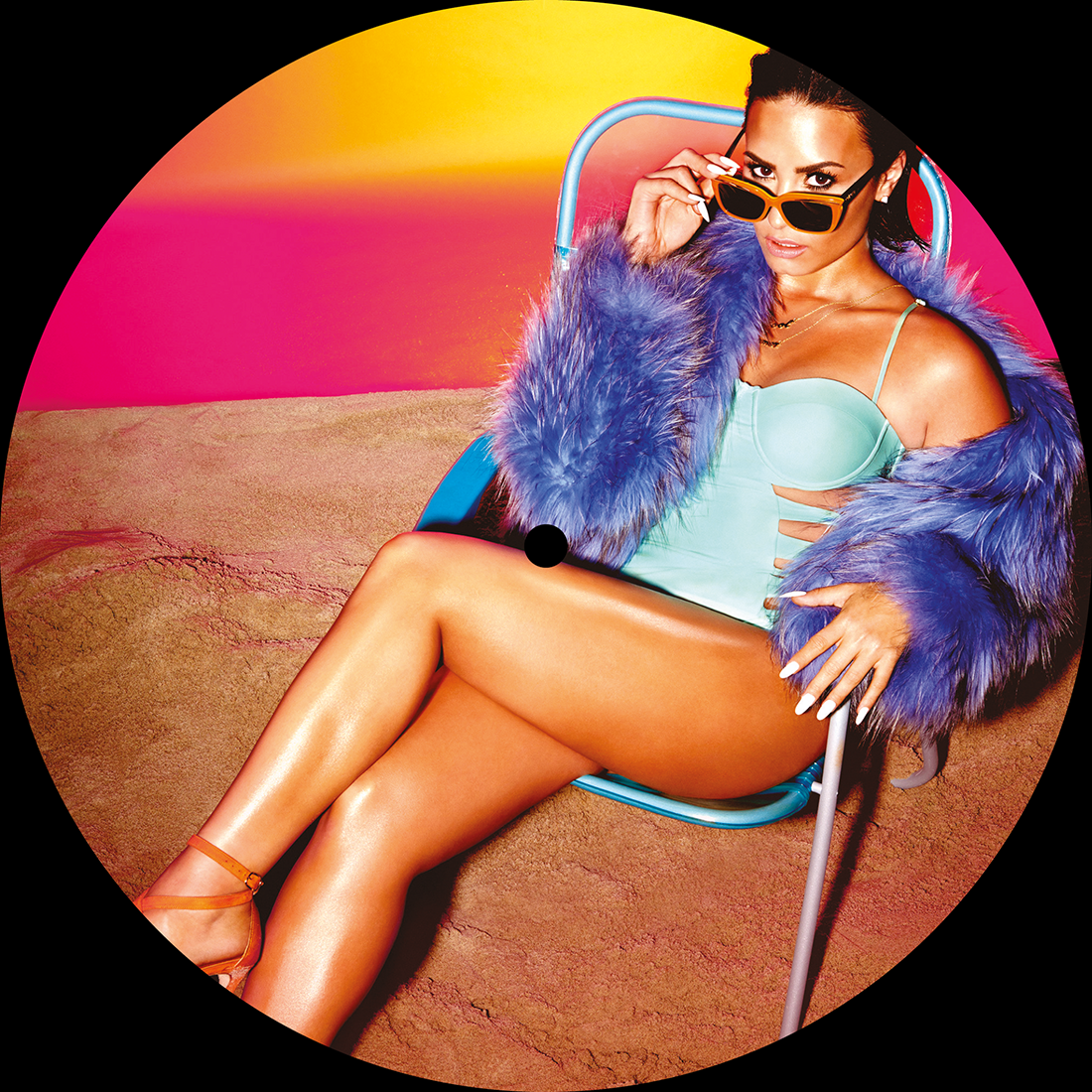 TheSOVold's tweet photo. Summer's almost over, make it last a little longer with a @ddlovato picture disc. http://t.co/dfwovcGIA9 http://t.co/H9B4vlfO3n