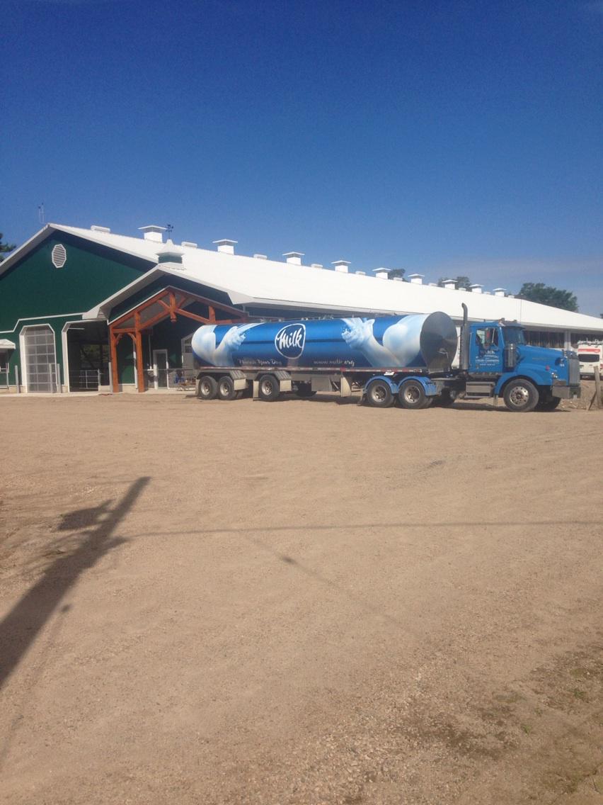 RobGoodwill71's tweet image. First pick up at the new barn #lelyrobot