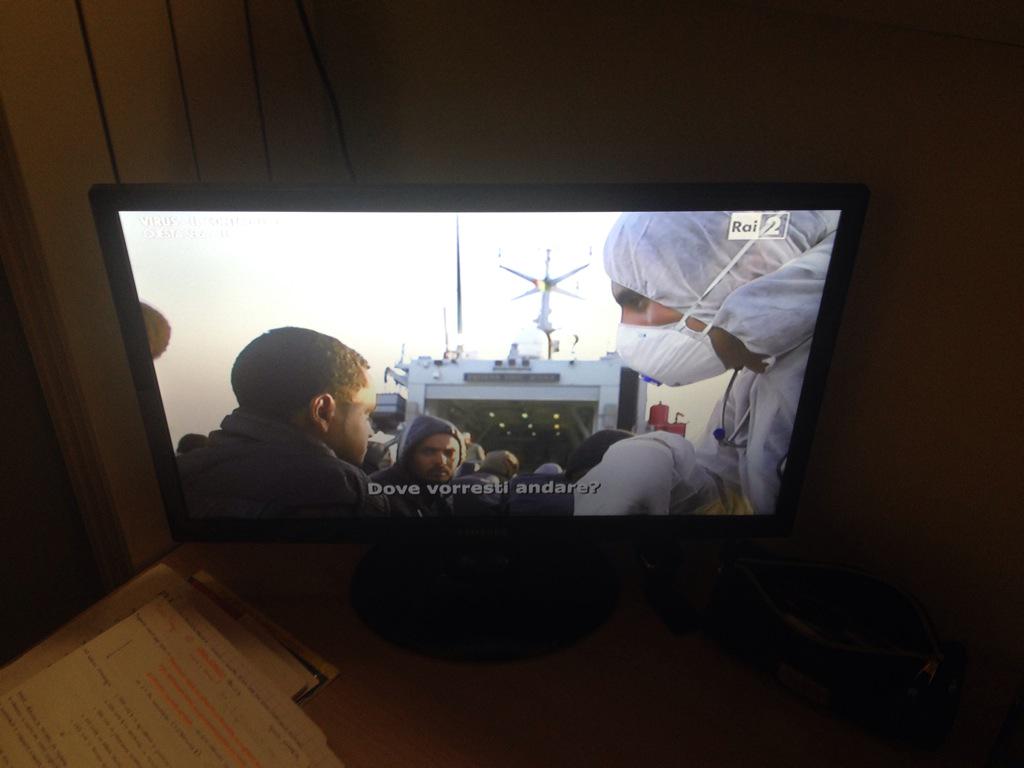 AlbertoGandoss1's tweet image. @matteorenzi @gennaromigliore @ckyenge NOI SALVIAMO VITE UNANE ... #donnealcomando