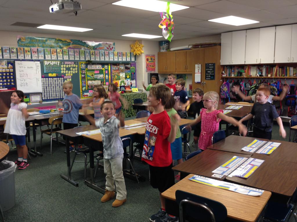 KatieKibler1's tweet photo. @AveryGators1 See the share site for our Antsy Pants routine...explored Gonoodle today! #flex #kittyhigh5 #runkitty http://t.co/uvuVvCrh5Q