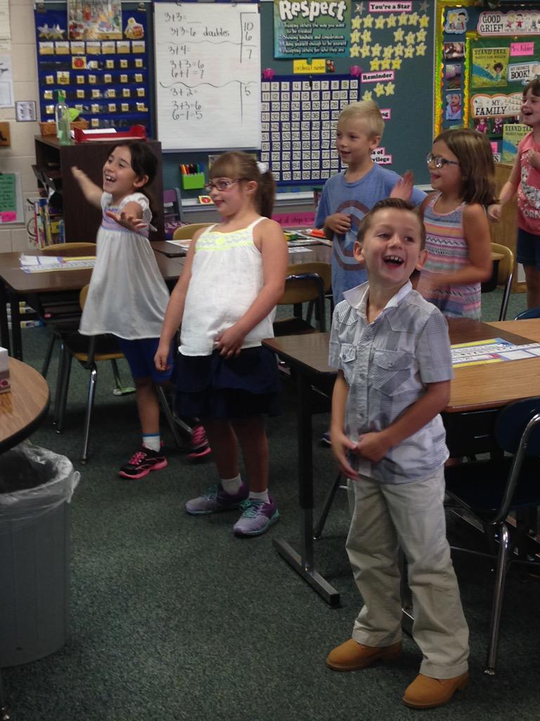KatieKibler1's tweet photo. @AveryGators1 See the share site for our Antsy Pants routine...explored Gonoodle today! #flex #kittyhigh5 #runkitty http://t.co/uvuVvCrh5Q