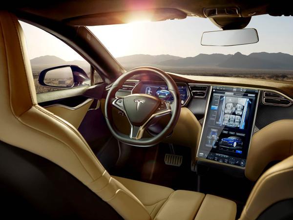 Cars inside. Тесла модель s салон. Tesla model s салон. Tesla model s 2018 салон. Tesla model s Interior.