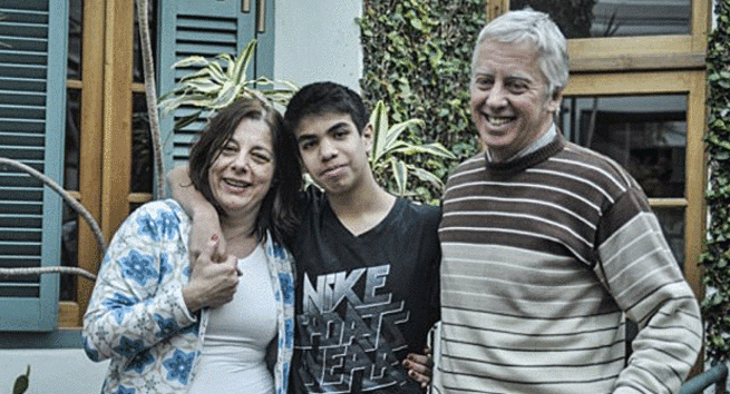 PulsoCompartido's tweet photo. La historia de Joaquín, el primer adolescente que quiere decidir sobre su propia adopción - http://t.co/zrZVyyu4qH http://t.co/0A3d57DbFd