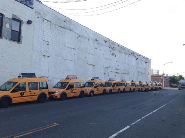 Gothamist's tweet image. Judge: Uber's E-Hails Are Legal, Taxi Industry Must Be "Wary" gothamist.com/2015/09/10/ube…