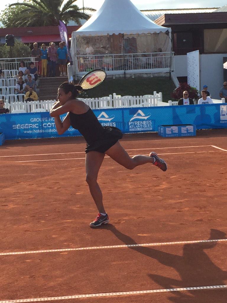 EOBiarritz's tweet photo. .@stephforetz dernière française en lice à l'#EOB15 donne tout en ce moment sur le court central ! http://t.co/h1xpeG8SkZ
