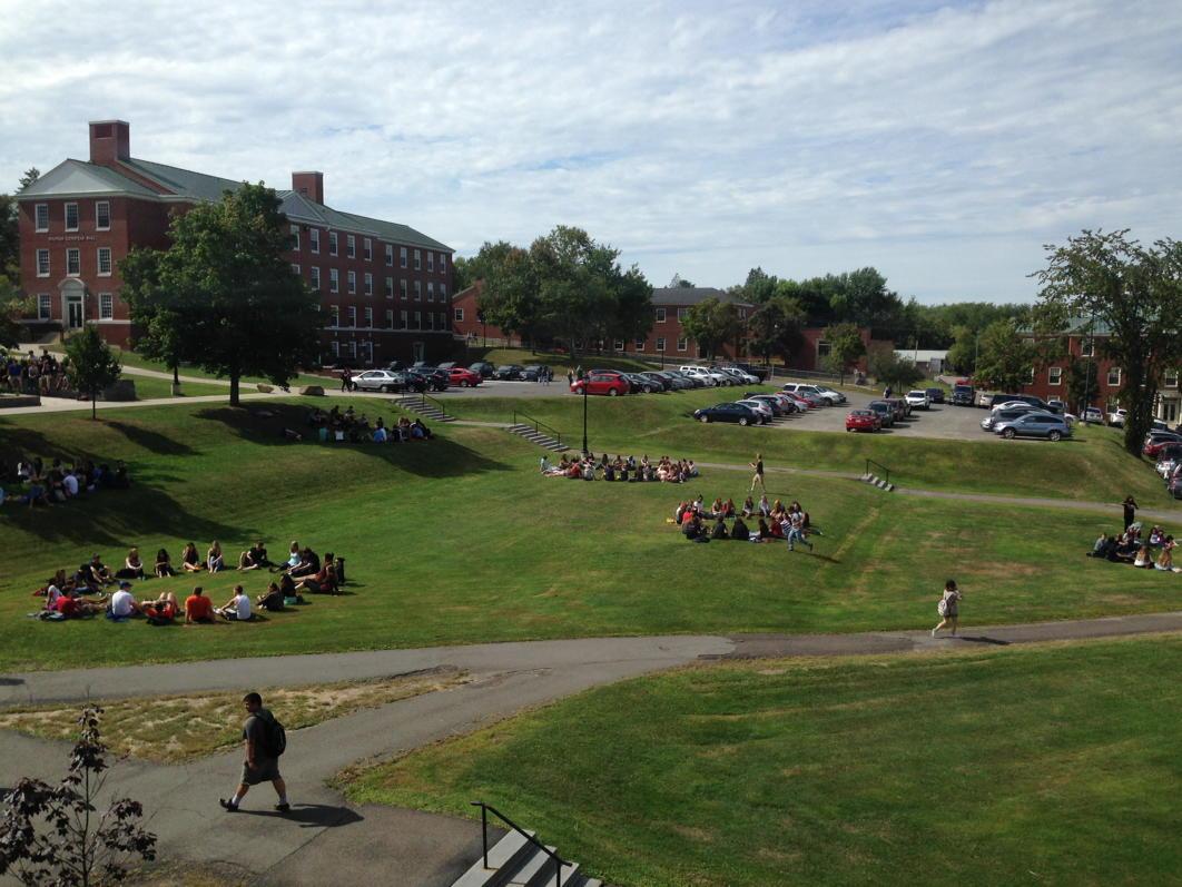 tabitrue's tweet image. So nice to see students all over campus again #firstdayofsemester @UNB @UNBFredericton