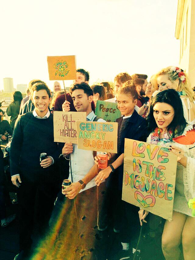 TheFramettes's tweet photo. Spreading the love @MediaComUK rooftop party โ๏ธโ๏ธโ๏ธ#Summervibes #Theframettes @ItsUnknownUK #DJDarlo http://t.co/LfzdKEgBKz