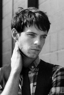 Happy Birthday to Harry Treadaway (31) 