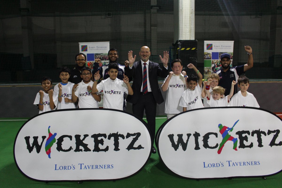 Tower Hamlets Wicketz Launch tonight. Great to see smiling young faces @MiddlesexCB #Wicketz #towerhamlets