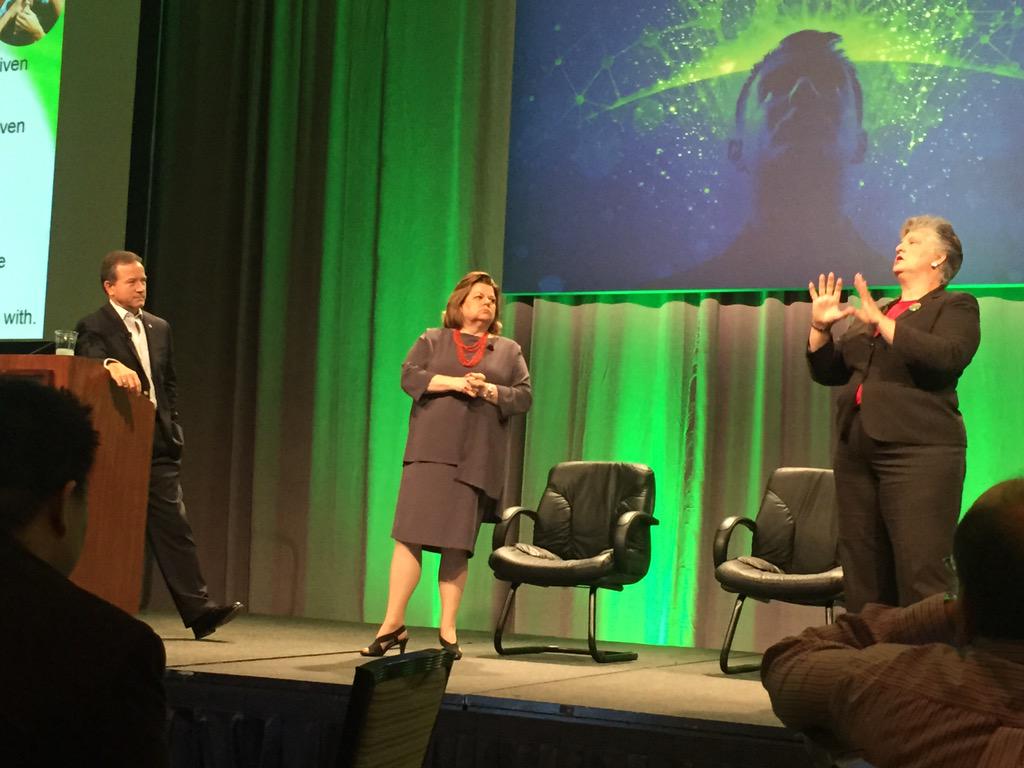 SupplyChainCrun's tweet photo. Fight night at #imagineSC http://t.co/YAQqJNe7WO