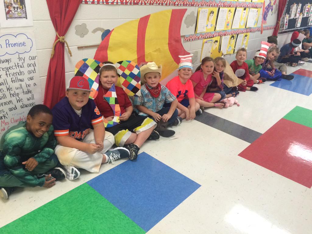 MrsClardyClass's tweet photo. We had SO much fun dressing up as our favorite storybook characters today!!!! #PEStweets http://t.co/lH8F4CrKb5