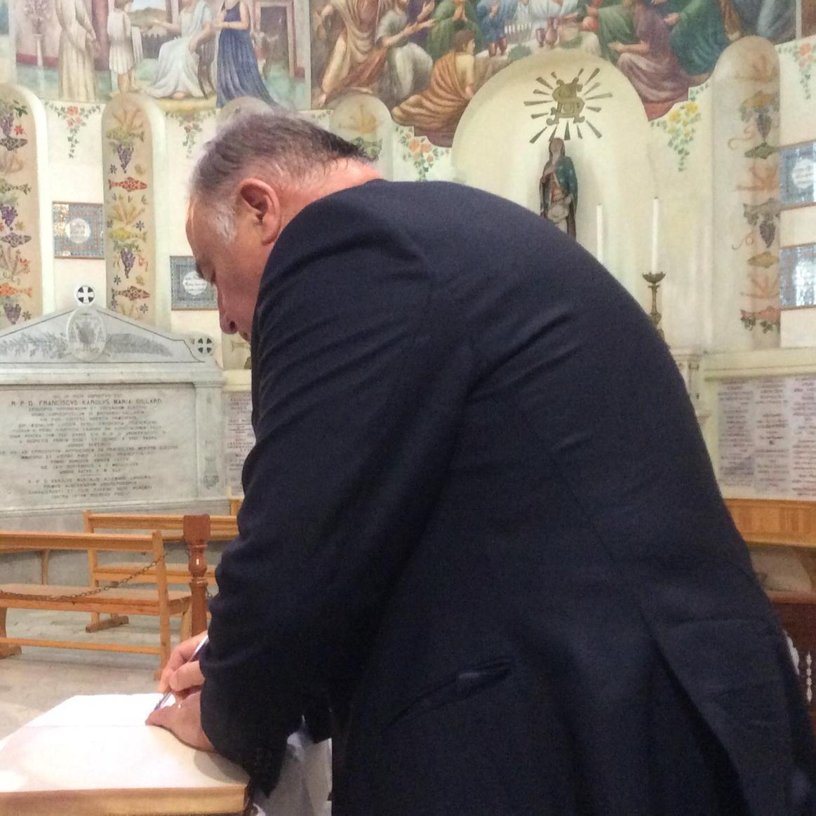 Embedded image permalink