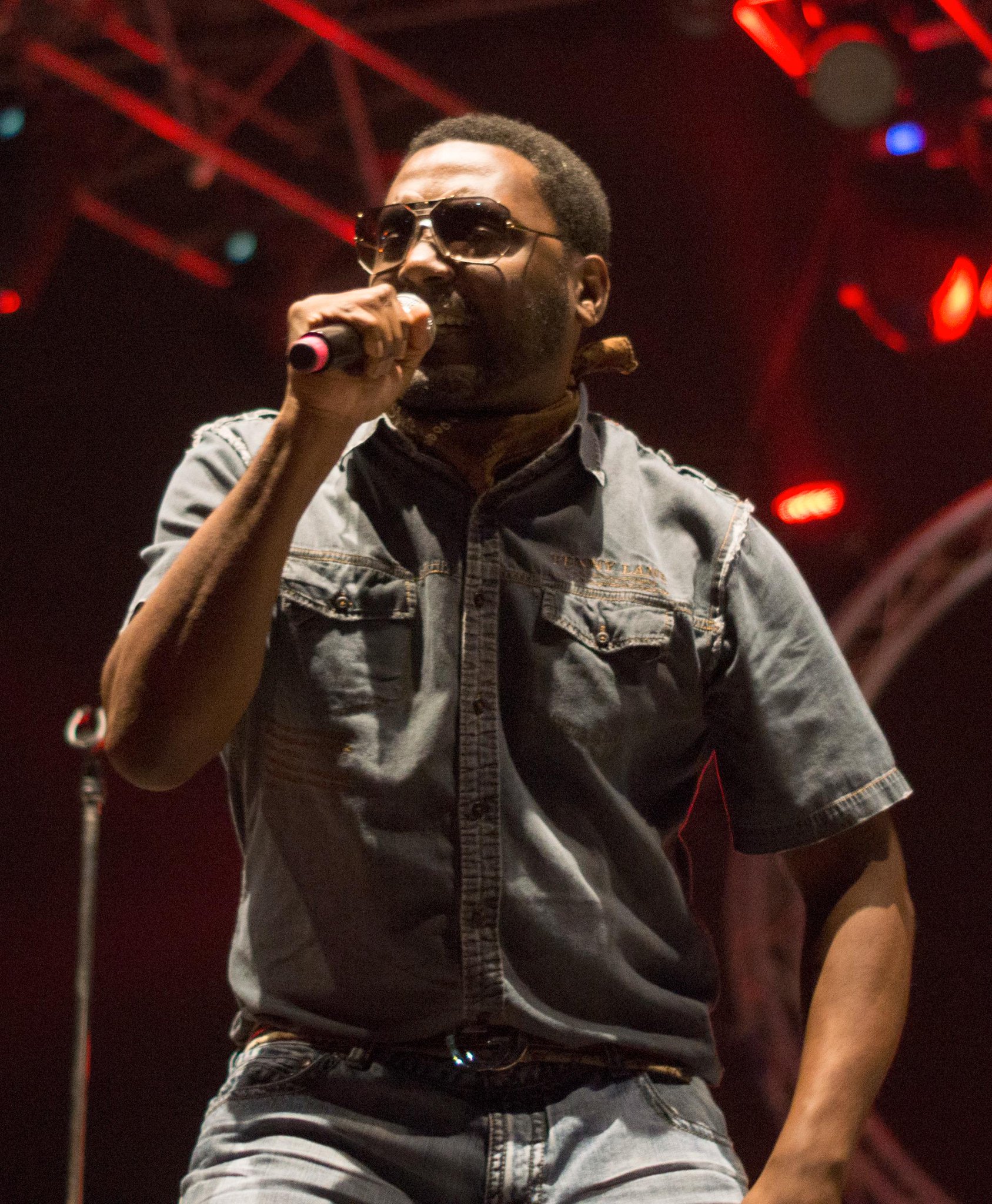 Happy Birthday to one of the great pioneers of Hip-Hop Big Daddy Kane!! 