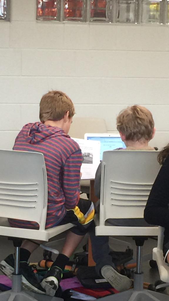 Love seeing these students collaborating with each other in science! #engage109 <a href="/mwebs17/">Mallory Weber</a> <a href="/109Shepard/">@109Shepard</a>