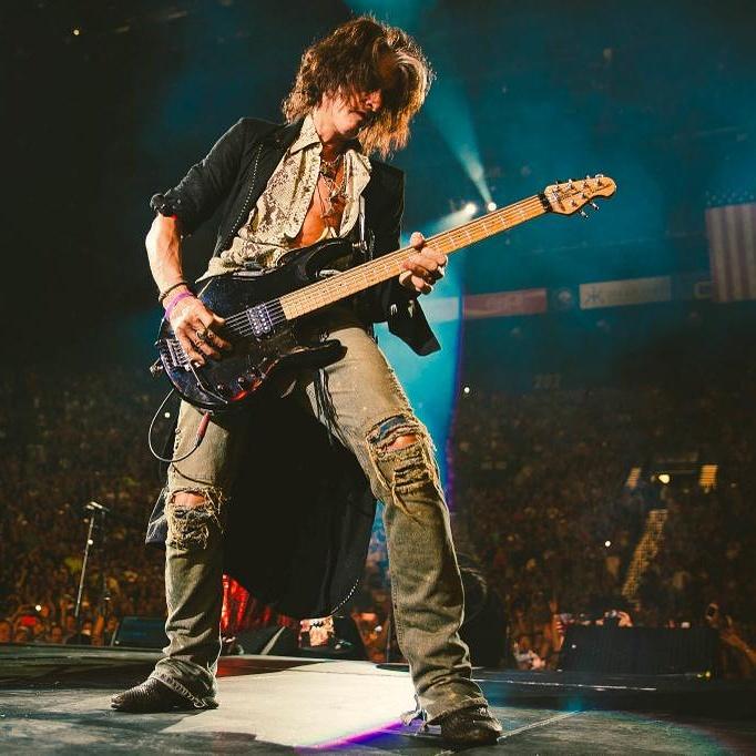 Happy birthday to my 2nd favorite gutar player Mr Joe Perry 
