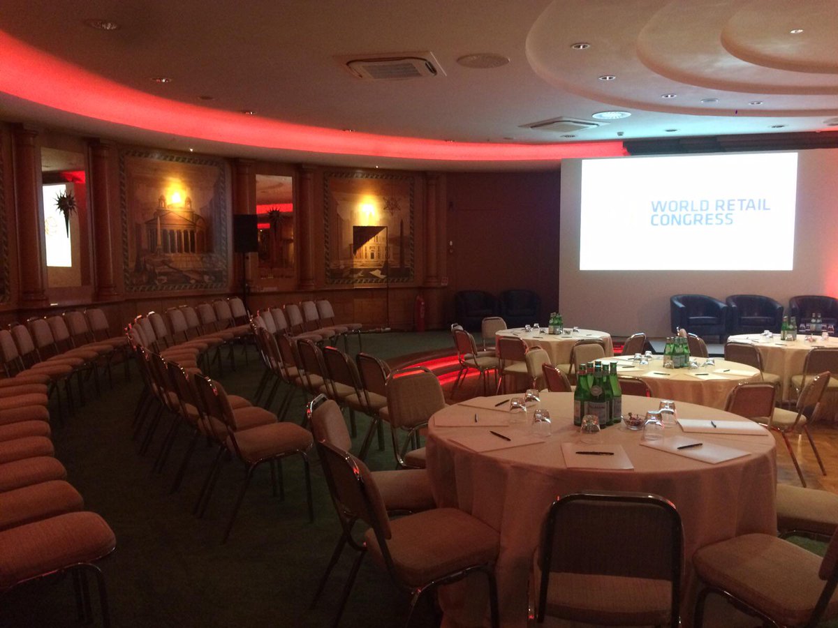 A gorgeous setup at #WRC2015 <a href="/WorldRetail/">World RetailCongress</a> #futureofretail #bigdata #disruption