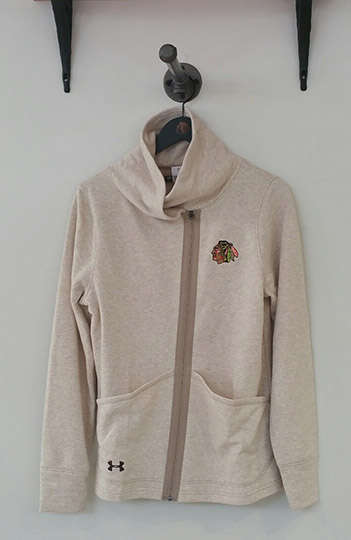 NHLBlackhawks's tweet photo. New pieces are added to the #Blackhawks Store Pinterest board daily!

Check 'em out here: http://t.co/jBTE6sIfQ2 http://t.co/XNstrdl50C
