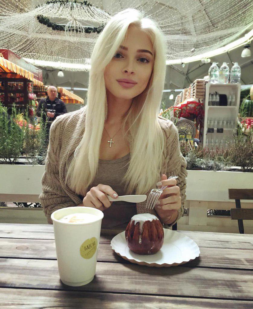 Алёна Шишкова с челкой