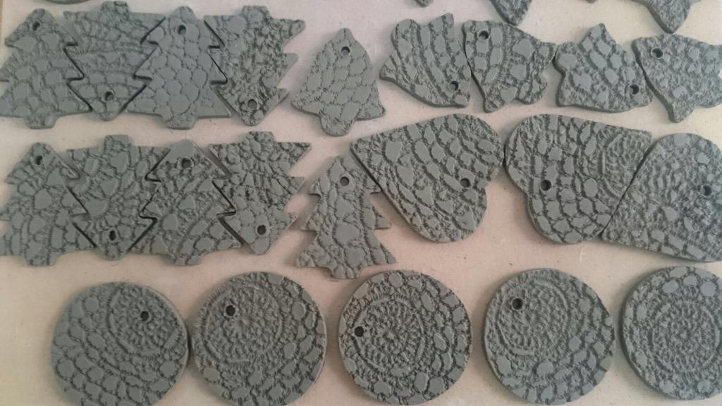 Comenzamos con los adornos para el árbol navideño, todo buen trabajo tiene su tiempo!