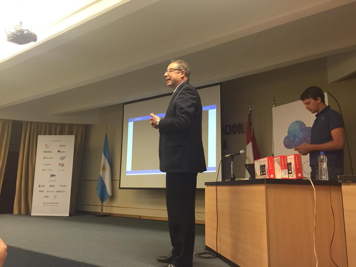 agosnit's tweet photo. Desde #Cordoba con el #tecnotour2   Deloitte nos cuenta sobre las nuevas tecnologías @AKTIOLATAM http://t.co/Lng3Jvg484