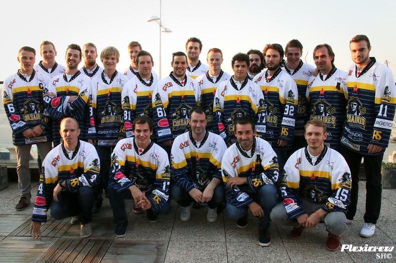 Les <a href="/CorsairesDk/">Les Corsaires de Dunkerque</a> 2015/2016 sont là ! Présentation officielle ce soir avec les nouveaux maillots.