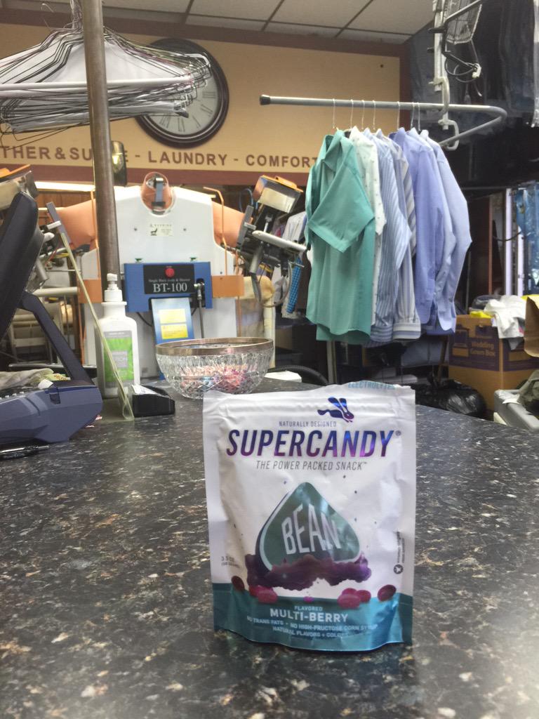 MetroCleaners_'s tweet photo. @MetroCleaners_ &amp; @EastCoastLoyal love to snack on @SnapSUPERCANDY to give us energy throughout the day! http://t.co/YcvqA0zQap