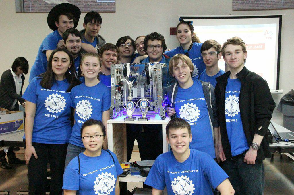 CBSouthRobotics's tweet image. The CB South Robotics Team is back! This will be our 4th year competing in @FRCTeams