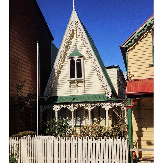 Credit @meliaegwilym via Instagram #nicheescapes Look a gingerbread house! #nzhouses #architecture #building #house…