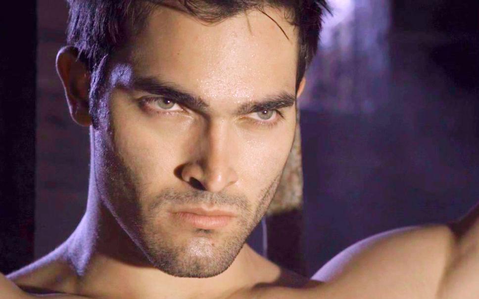 HAPPY BDAY TYLER HOECHLIN! 
28 ANOS DE PURA BELEZURA <3 
volta pra Teen Wolf.. nunca te pedi nada :\") 