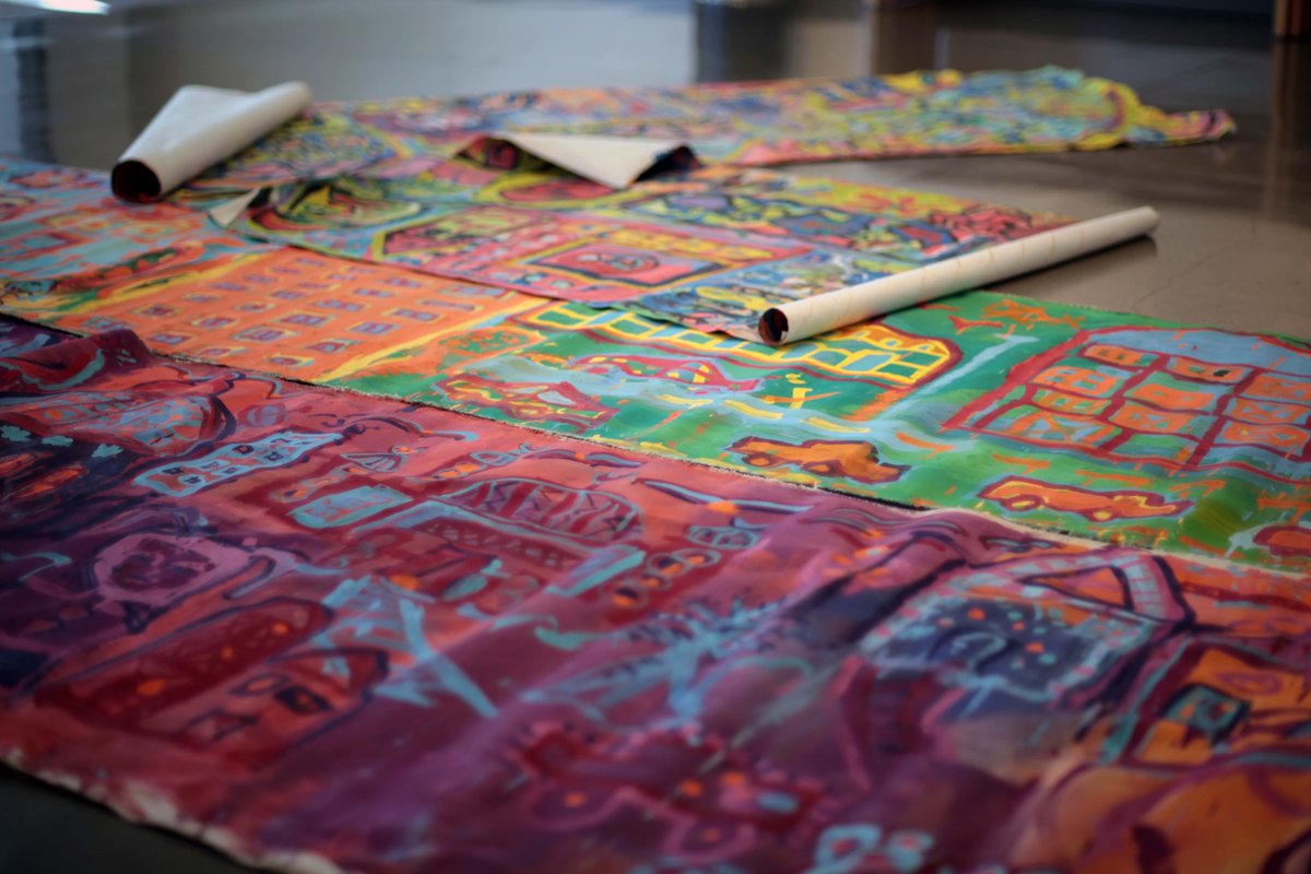 aptARTs's tweet image. ARRIVED IN #PDX w/ kids canvas from #Gaza #Azraq &amp;amp; #Zaatari Exhibition prep underway w/ @mercycorps @mercycorps_uk