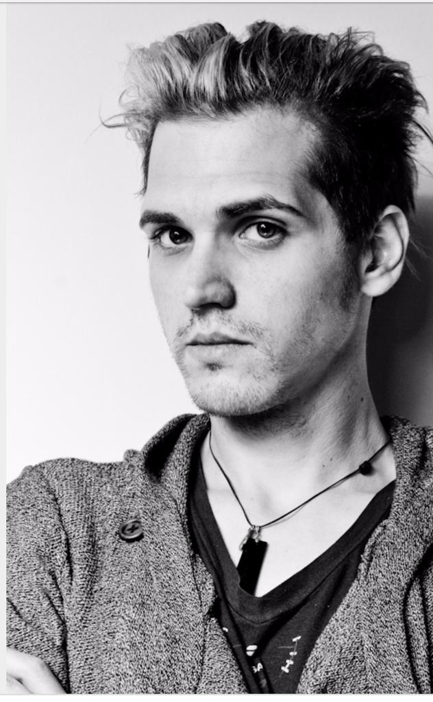 MIKEY WAY!! HAPPY BIRTHDAY! you were listed as the hottest person w/a birthday 2day  