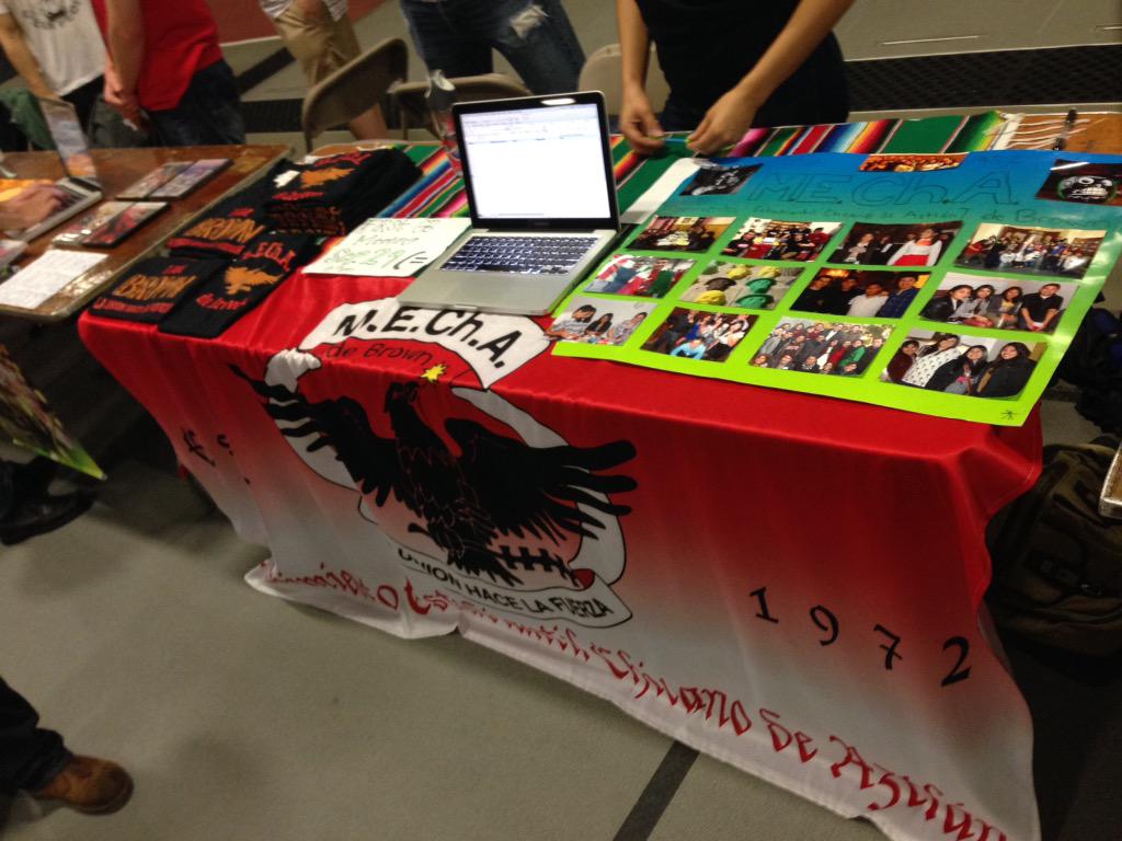 MEChAdeBrown's tweet photo. We're live at the Activities Fair! http://t.co/1lPmnwPxek
