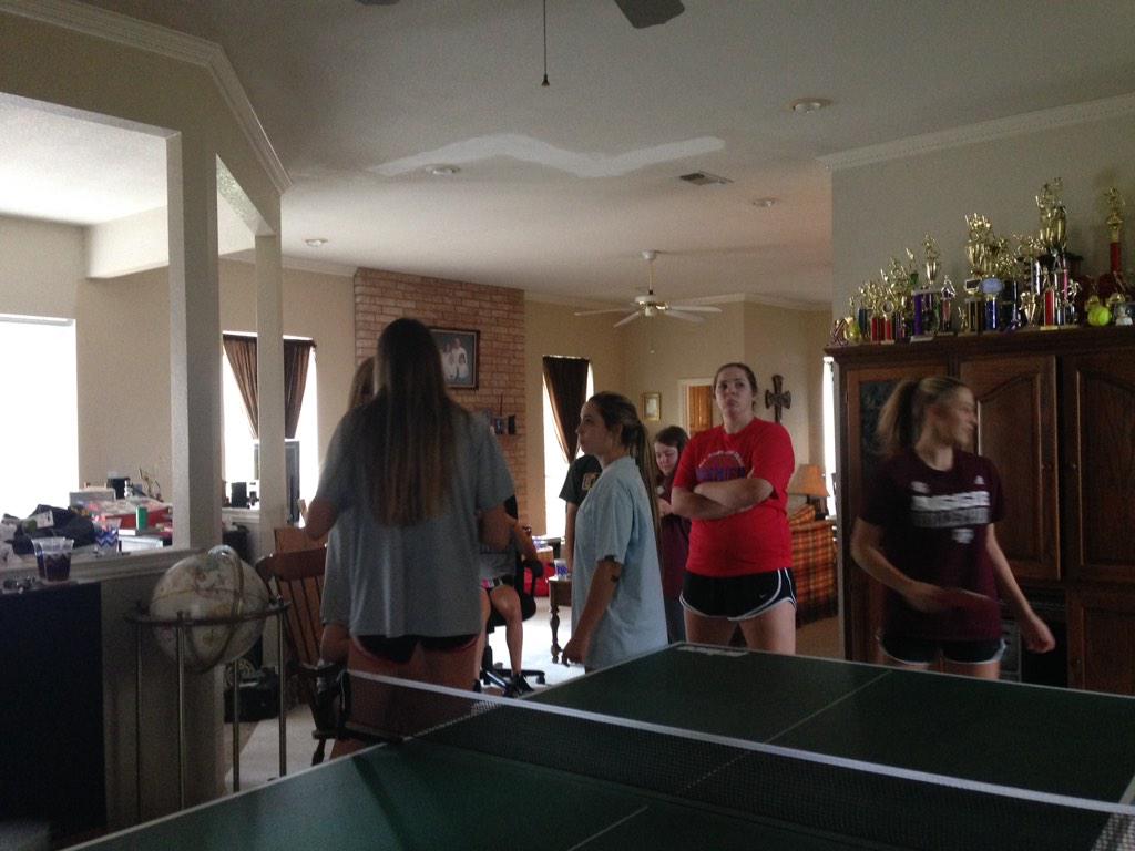 WHSLadyRooVball's tweet photo. Team dinners are the best..... http://t.co/gSNs9uogx9
