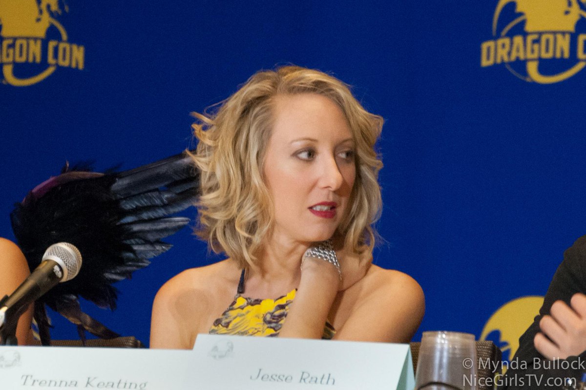 TrennaKeating's tweet image. I'm giving @jesserath a death stare for some reason!😝PxlWvr: LOVE the bracelet! @DefianceWorld #Defiance @DragonCon http://t.co/3PAl4oZ586”