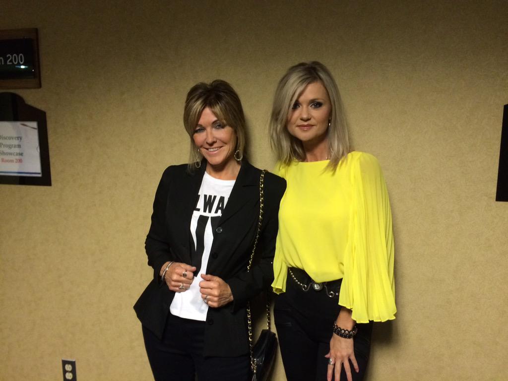 CCMAofficial's tweet photo. #CCMAlegends @patriciaconroy &amp; @Beverley_Mahood - catch them both at the Legends Show tomorrow night! http://t.co/CuDaaq1wvP