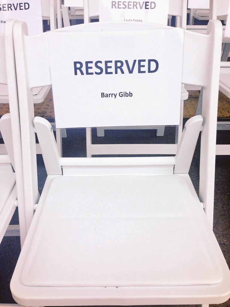 ClayTKnight's tweet photo. Live from the front row! #beegeesway #beegees @GibbBarry http://t.co/KBGcZILV9M