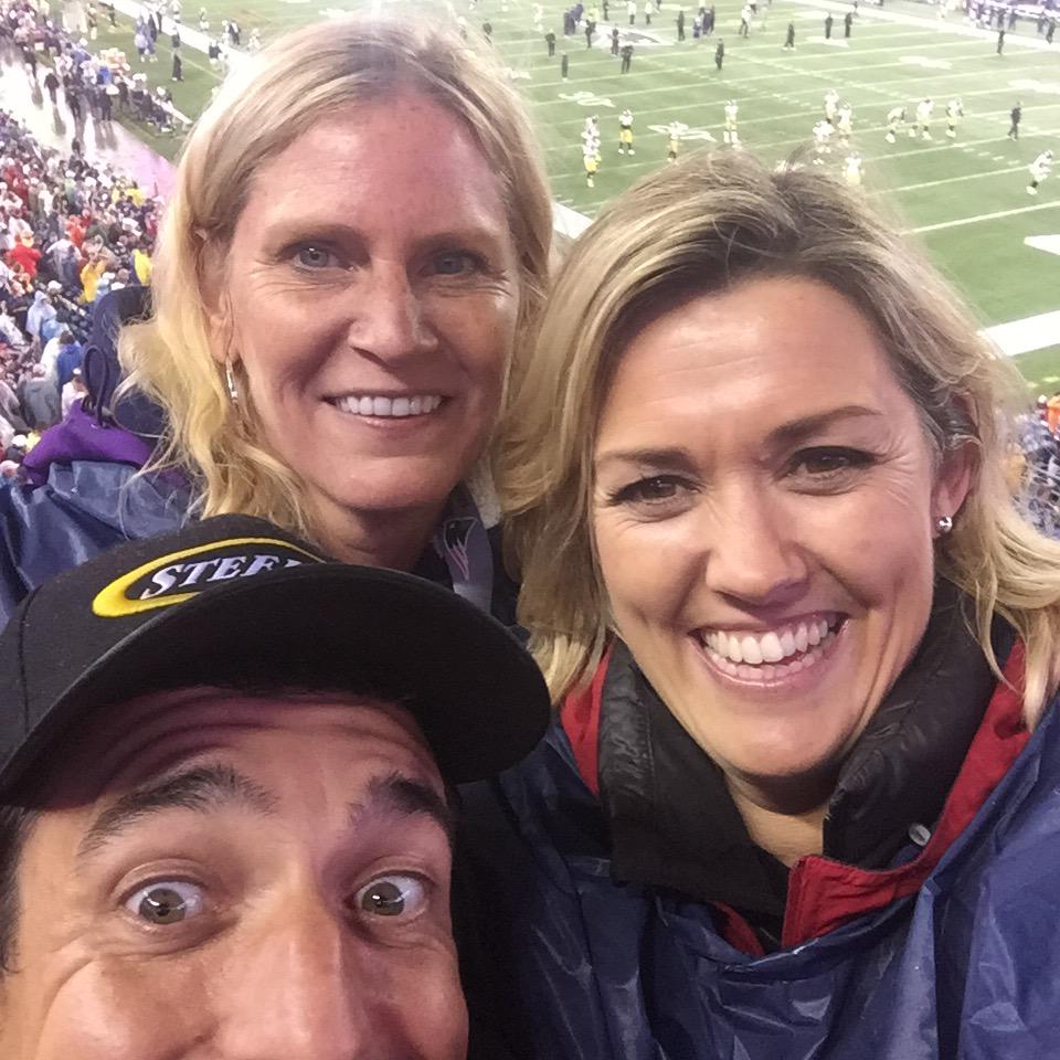LizDempsey0101's tweet photo. @Patriots #party #fun times http://t.co/TGwXEgFRwa
