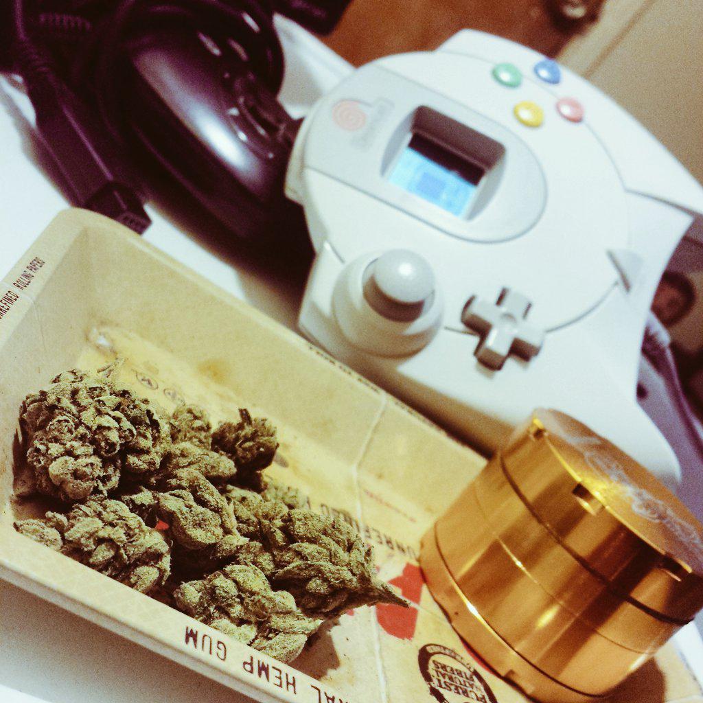 Juicebeatz's tweet photo. #DankFeed #KushKlub http://t.co/GWFO5LBe5x