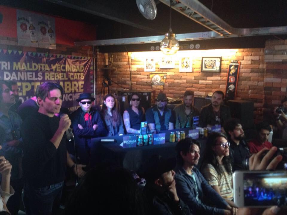 Piramidemx's tweet photo. Ya listos #BuchacaMusic http://t.co/RJh4bnSn9I