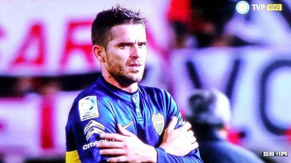 TuitterDeBoca's tweet photo. ESTE DOMINGO JUGAMOS EN EL MONUMENTAL Y ESTAS TIPO: http://t.co/cCXmec7T3l