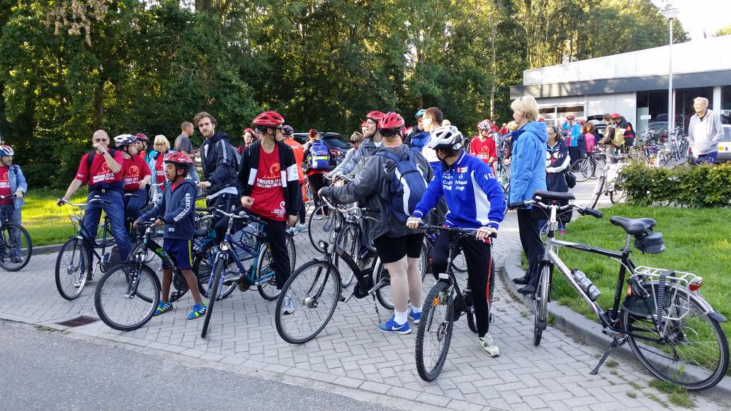 JolandaGudde's tweet photo. 20 min zwemmen gelukt! Nu gaat de 1e #challenge4all 25 km fietsen, toppers van @TriadeFlevoland. Weer werkt mee! #in http://t.co/jKL02zLjhD