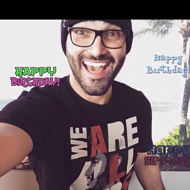 Happy birthday  to tyler hoechlin 